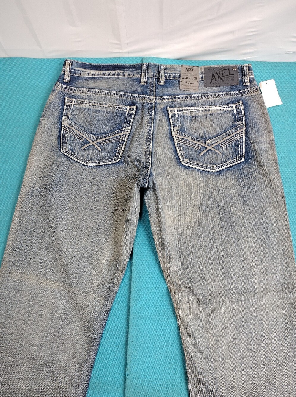 NWT AXEL Brand Men's Relaxed Straight Jeans Cotton Blue Distressed - Size 36x32 - Picture 10 of 11